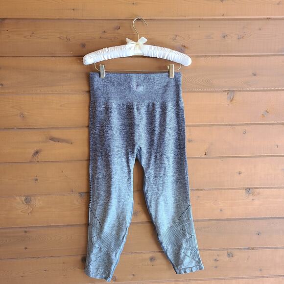 Pink Victoria's Secret Cool & Comfy Gray Ombre Green Heathered Legging Large - Picture 2 of 5